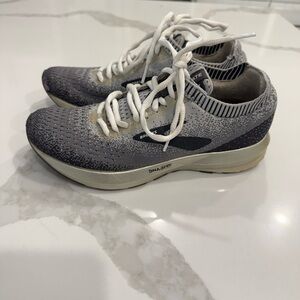 Brooks Black Gray Levitate 2 Running Shoes Size 7.5